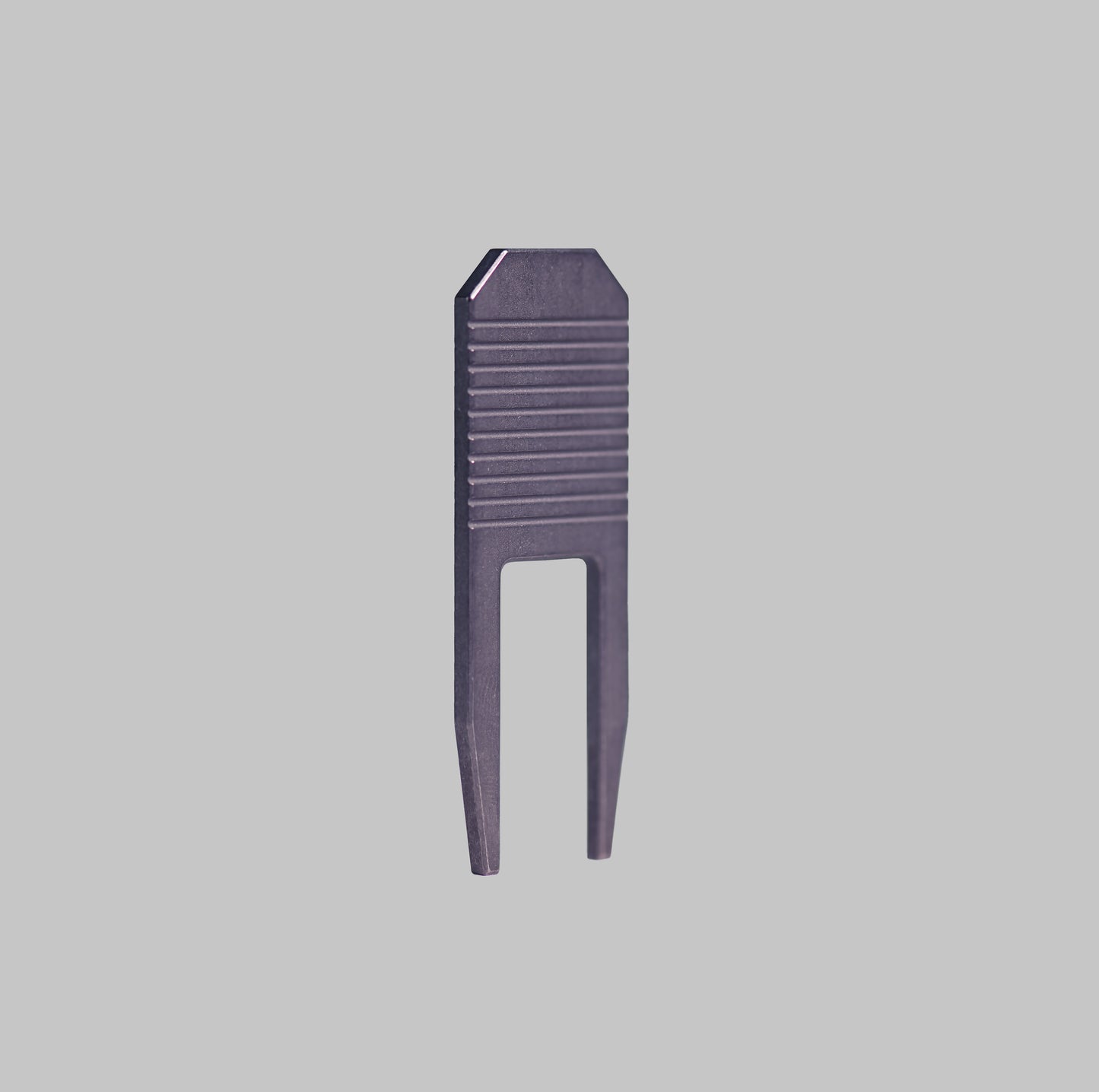 Ti TOOL titanium divot repair tool back angled view by Titan Golf Tools