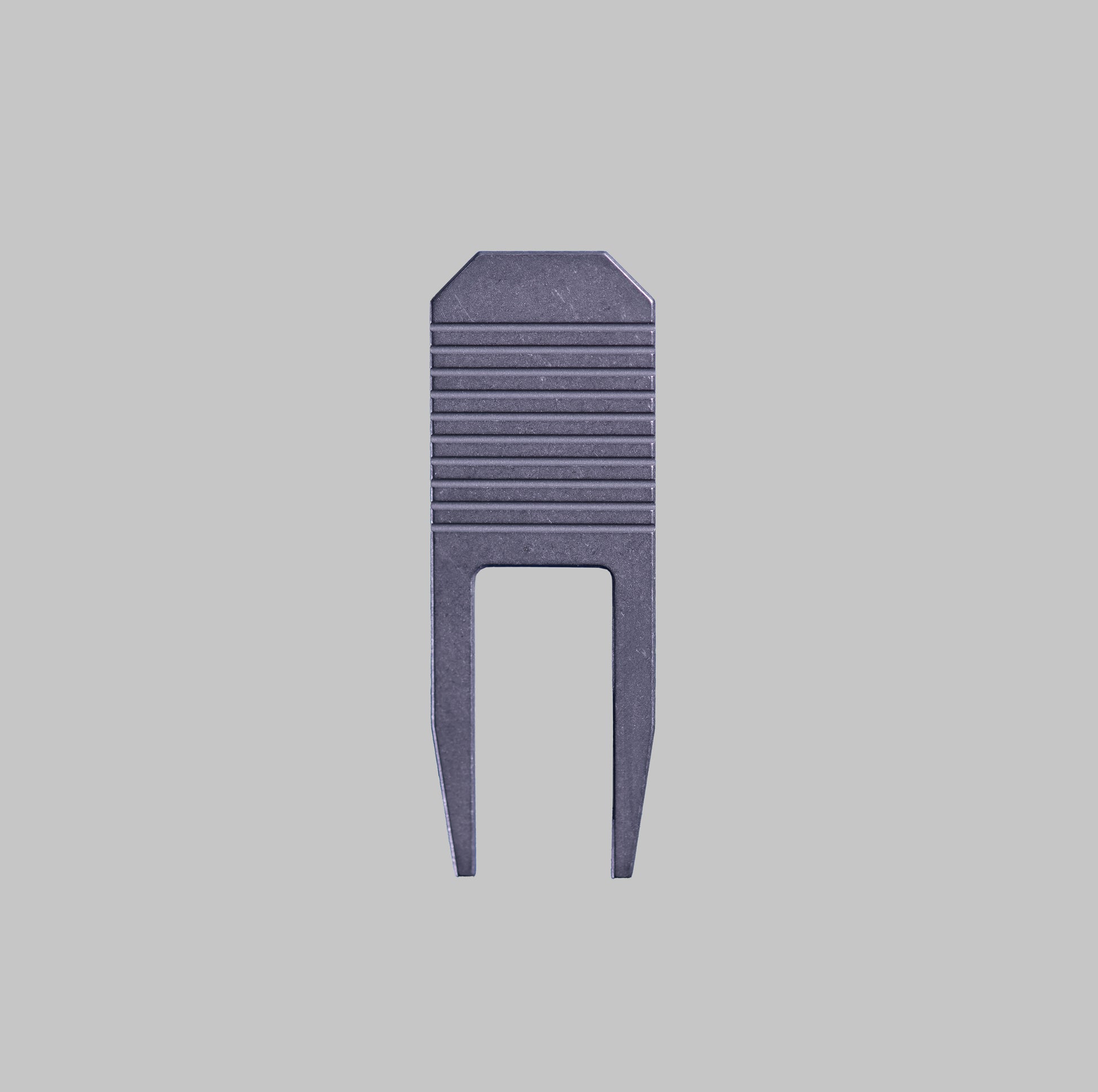 Ti TOOL precision titanium divot repair tool back view
